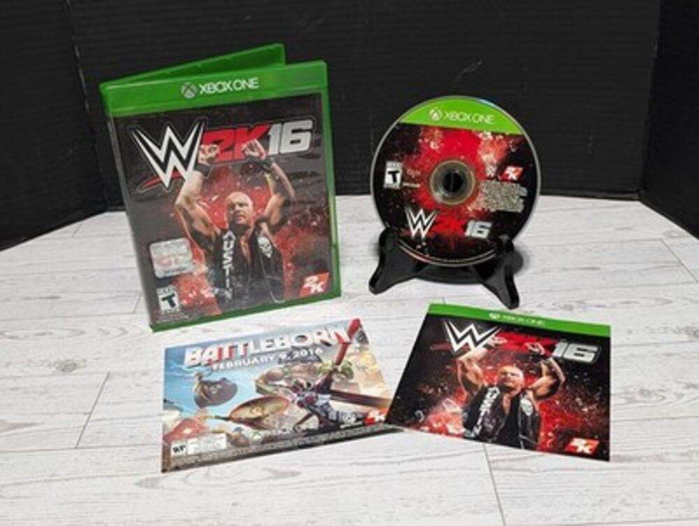 W2K16 Wrestling (Microsoft Xbox One, 2015) CIB Complete Video Game